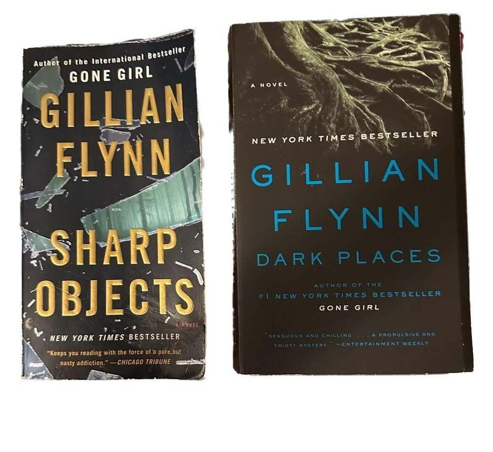 Gillian Flynn 2-Book Bundle: Sharp Objects and Dark Places Paperbacks